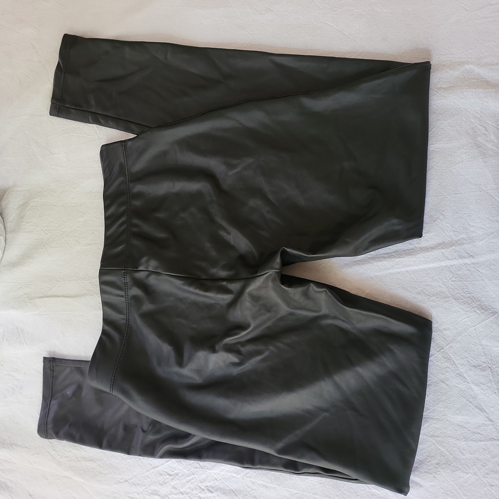 DYNAMITE LEGGINGS ❤️ - Picture 3 of 4